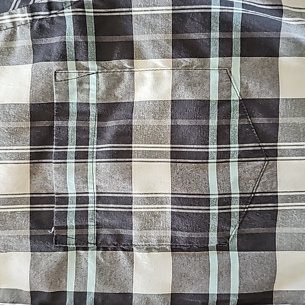 Shirt - Picture 3 of 4